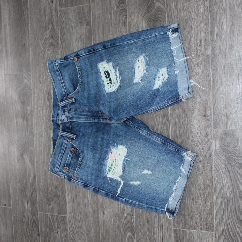 Levi Strauss jean denim shorts size 31 floral - Picture 2 of 11